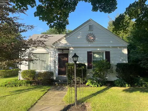 90 Center St, Milan, OH 44846