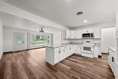 7311 Freeman Ln, Huron, OH 44839 photo 14