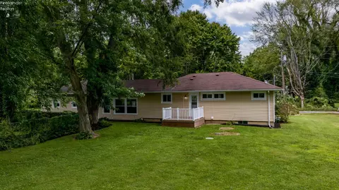 7311 Freeman Ln, Huron, OH 44839 photo 3