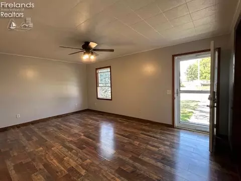 88 W Broad St, Monroeville, OH 44847 photo 3