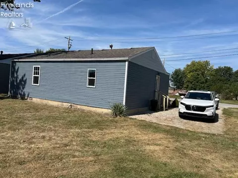 88 W Broad St, Monroeville, OH 44847 photo 2