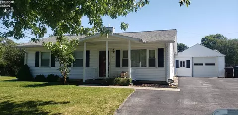 15 Longfellow Dr, Tiffin, OH 44883