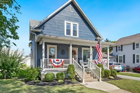 326 W 4th St, Port Clinton, OH 43452