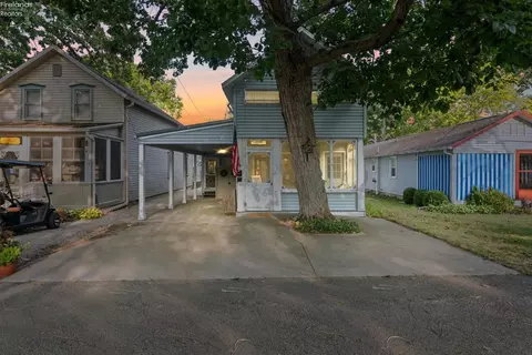 539 Maple Ave, Lakeside, OH 43440