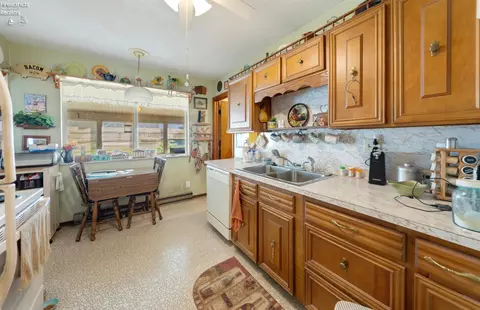 Kitchen - 2217 Meter Rd, Marblehead, OH 43440 photo 3 of 4