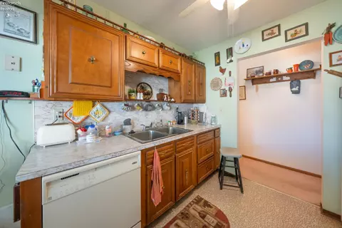 Kitchen - 2217 Meter Rd, Marblehead, OH 43440 photo 2 of 4