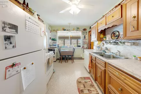 Kitchen - 2217 Meter Rd, Marblehead, OH 43440 photo 1 of 4