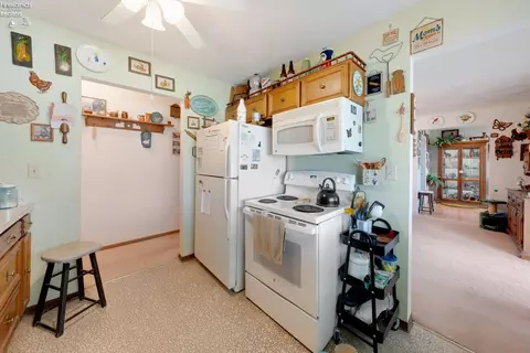 Kitchen - 2217 Meter Rd, Marblehead, OH 43440 photo 4 of 4