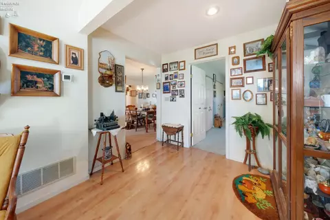 Entry Way - 2217 Meter Rd, Marblehead, OH 43440 photo 2 of 2