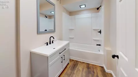 Bath - 620 Dale Ave, Willard, OH 44890 photo 2 of 2