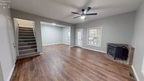 Living - 620 Dale Ave, Willard, OH 44890 photo 2 of 2