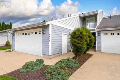 4434 E Harbors Edge Dr, Port Clinton, OH 43452