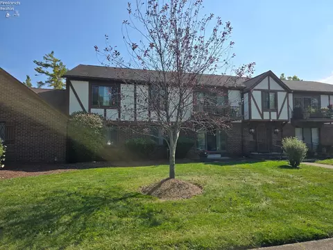 104 Stonyridge Dr #1-A, Sandusky, OH 44870