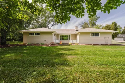 1832 Myrtle St, Fremont, OH 43420