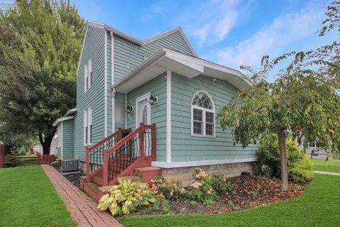 423 Fulton St, Port Clinton, OH 43452