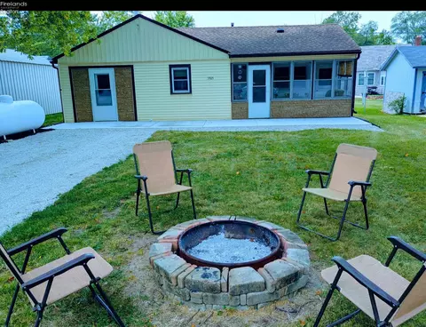 1905 S Arlington Dr, Marblehead, OH 43440