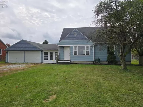 933 E Cole Rd, Fremont, OH 43420
