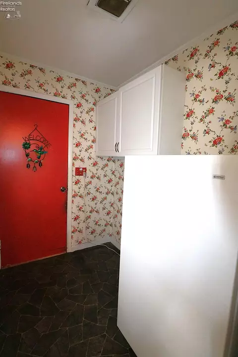 13 Spring St, Norwalk, OH 44857 photo 9