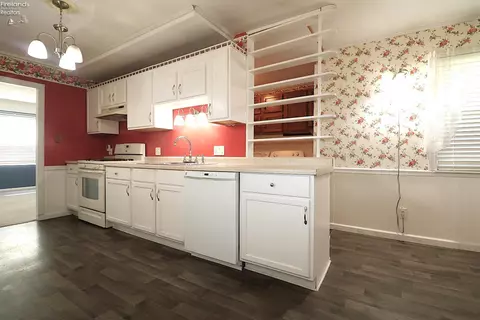 13 Spring St, Norwalk, OH 44857 photo 5