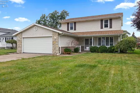 405 Birchwood Dr, Sandusky, OH 44870