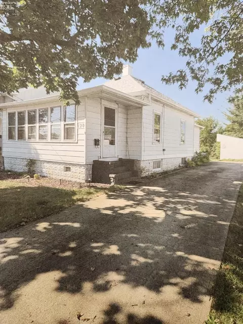 120 Maple St, Port Clinton, OH 43452