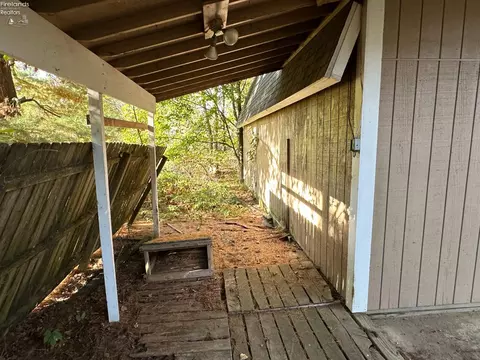 411 Lakeshore Dr, Willard, OH 44890 photo 7