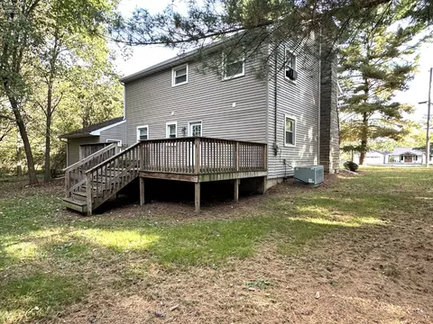 411 Lakeshore Dr, Willard, OH 44890 photo 3