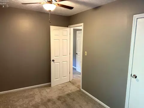 411 Lakeshore Dr, Willard, OH 44890 photo 27