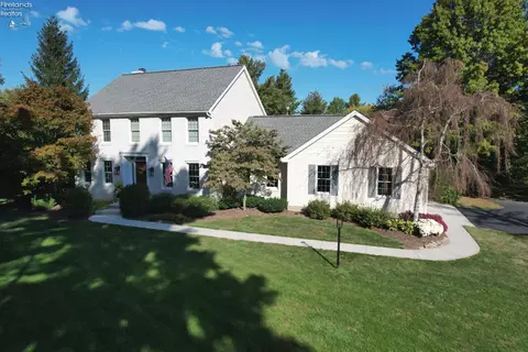 4597 E Island Pines Dr, Port Clinton, OH 43452