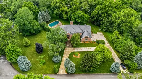 106 Sycamore Woods Ln, Tiffin, OH 44883