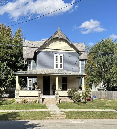 159 E Main St, New London, OH 44851