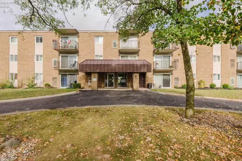 1315 Lake Wilmer Dr #208, Sandusky, OH 44870