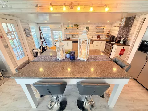 Kitchen - 1600 N Buck Rd #6, Marblehead, OH 43440 photo 6 of 6