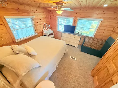 Bedroom - 1600 N Buck Rd #6, Marblehead, OH 43440 photo 3 of 5