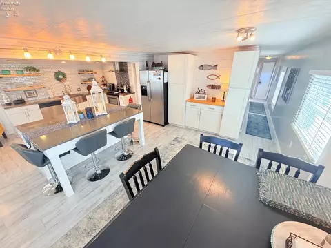 Dining - 1600 N Buck Rd #6, Marblehead, OH 43440 photo 2 of 3