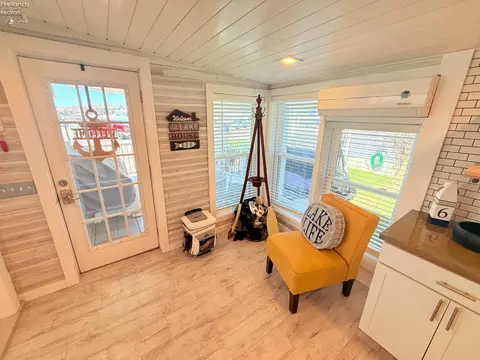 Entry Way - 1600 N Buck Rd #6, Marblehead, OH 43440 photo 1 of 1