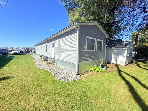 Exterior - 1600 N Buck Rd #6, Marblehead, OH 43440 photo 8 of 9
