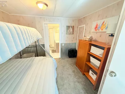 Bedroom - 1600 N Buck Rd #6, Marblehead, OH 43440 photo 2 of 5