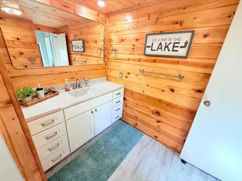 Bath - 1600 N Buck Rd #6, Marblehead, OH 43440 photo 3 of 4