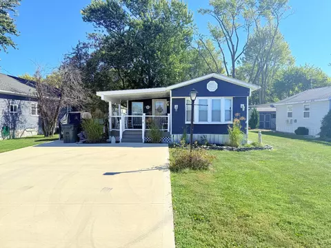 Exterior - 1600 N Buck Rd #6, Marblehead, OH 43440 photo 1 of 9