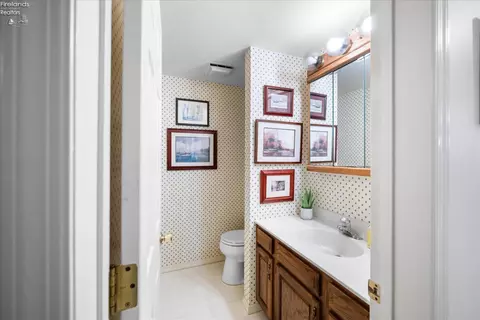 Bath - 212 E Seventh St, Lakeside, OH 43440 photo 1 of 5