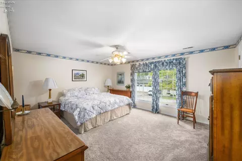 Bedroom - 212 E Seventh St, Lakeside, OH 43440 photo 3 of 10