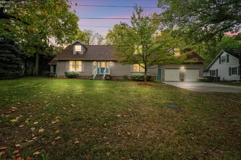 212 E Seventh St, Lakeside, OH 43440