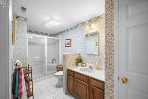 Bath - 212 E Seventh St, Lakeside, OH 43440 photo 2 of 5