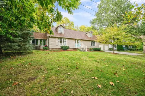 Exterior - 212 E Seventh St, Lakeside, OH 43440 photo 2 of 8