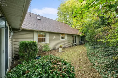 Exterior - 212 E Seventh St, Lakeside, OH 43440 photo 7 of 8