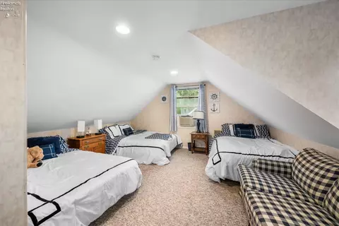 Bedroom - 212 E Seventh St, Lakeside, OH 43440 photo 5 of 10