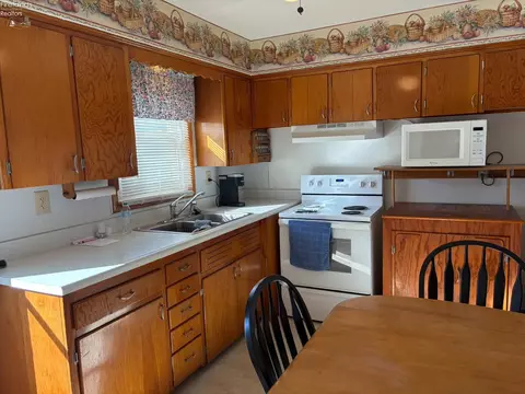 39 Cherry St, Tiffin, OH 44883 photo 5