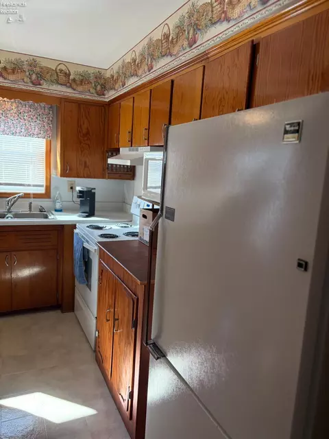 39 Cherry St, Tiffin, OH 44883 photo 7