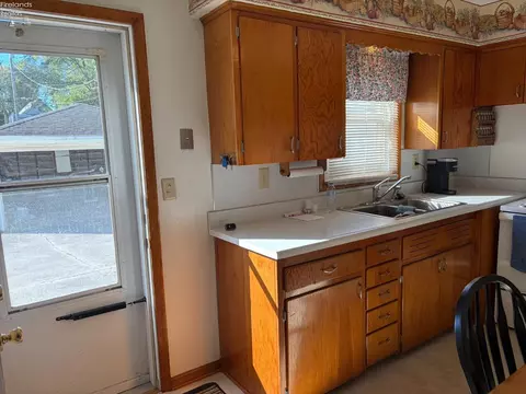 39 Cherry St, Tiffin, OH 44883 photo 8